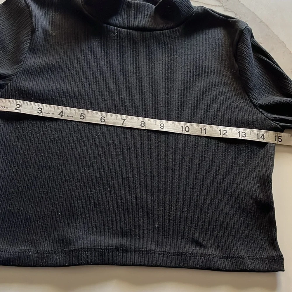 Altar'd State Turtle Neck Crop Black Top. Long Sleeves. XS very good condition - Picture 4 of 8